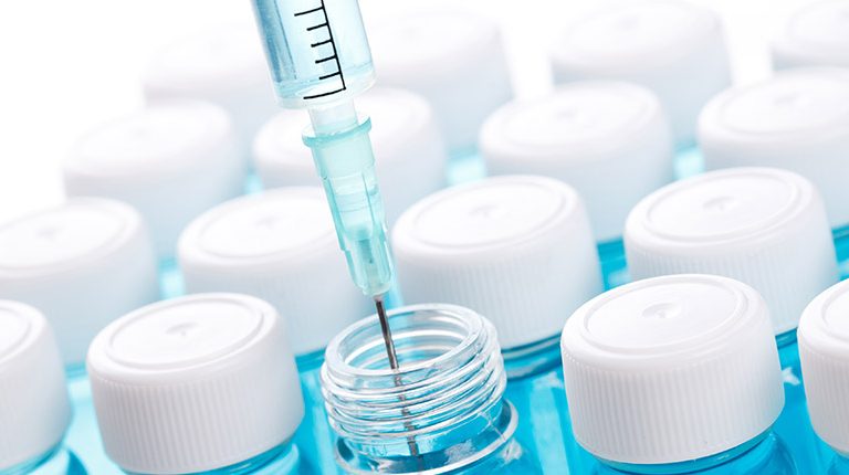 Covid-19: Brasil firma parceria com Oxford para produção de vacina